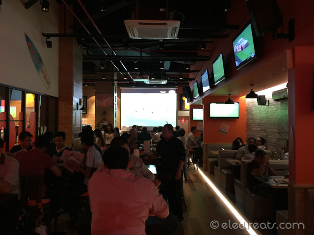 Sports Bar, with TV screens everywhere!